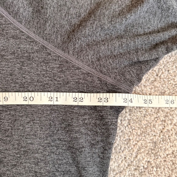 Vuori Womens Charcoal Heather Halo Performance Crew Sweatshirt VW241 Gray Size M - Picture 7 of 8